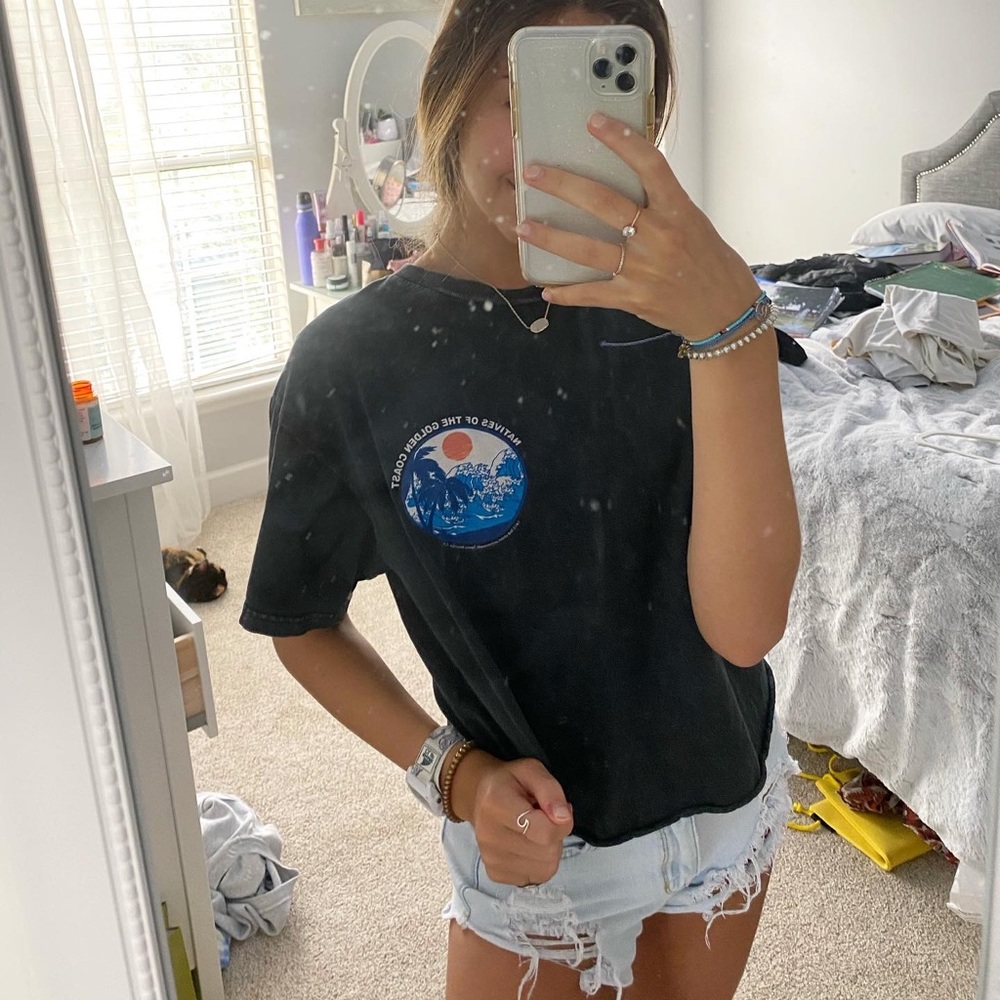 vintage black tee